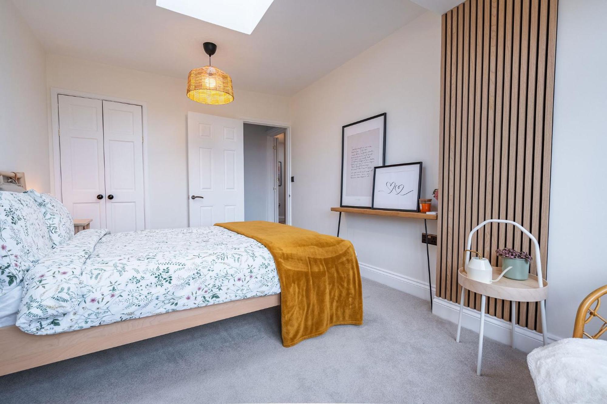 Nature Inspired Bungalow With 3 Rooms - 10 Mins From Manchester Airport Timperley ภายนอก รูปภาพ